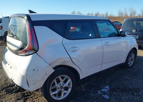 2023 Kia Soul Lx z USA, uszkodzony, nr VIN KNDJ23AU3P7860655